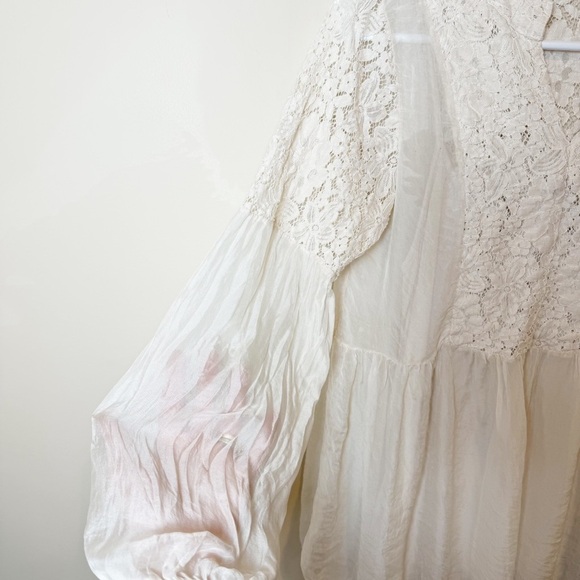 Tendenze Lace Top. Size medium. - Picture 4 of 10